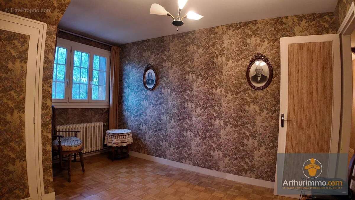 Maison à CAMBRONNE-LES-RIBECOURT