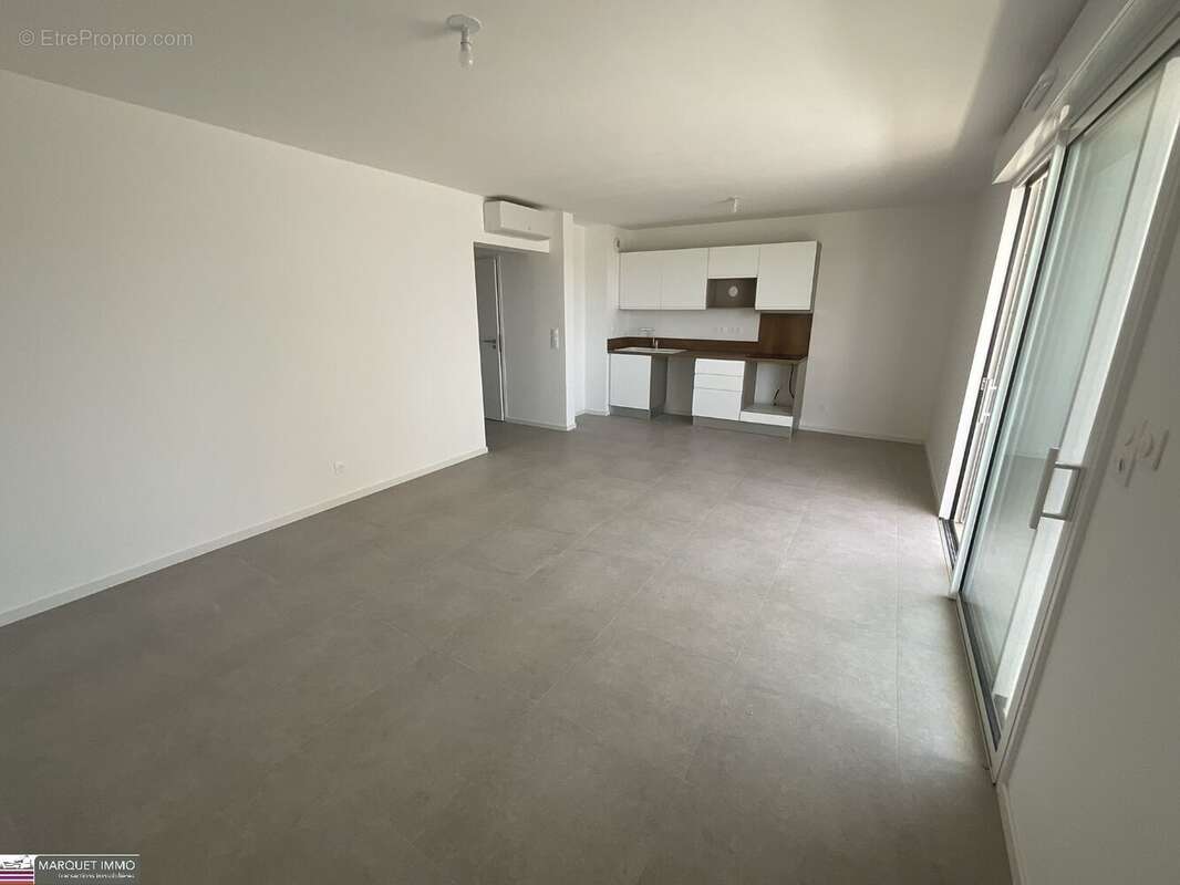 Appartement à SAUVIAN