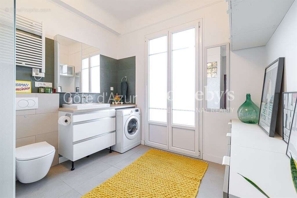 Nice Port, appartement de 90 m² en avant-dernier étage avec balcon et vue dégagée - photo 17