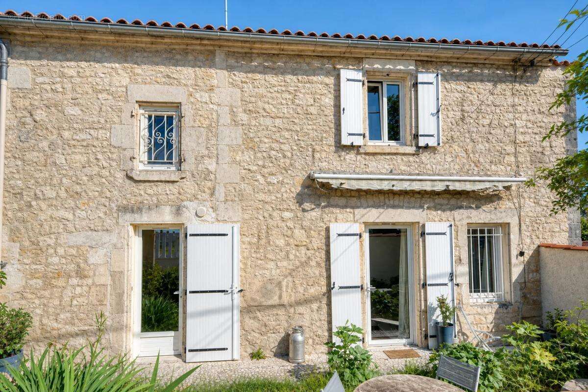 Ensemble immobilier de 8 pièces 141 m² à Dompierre-sur-Mer - photo 18