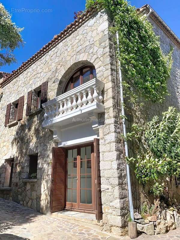 Maison à CATERI