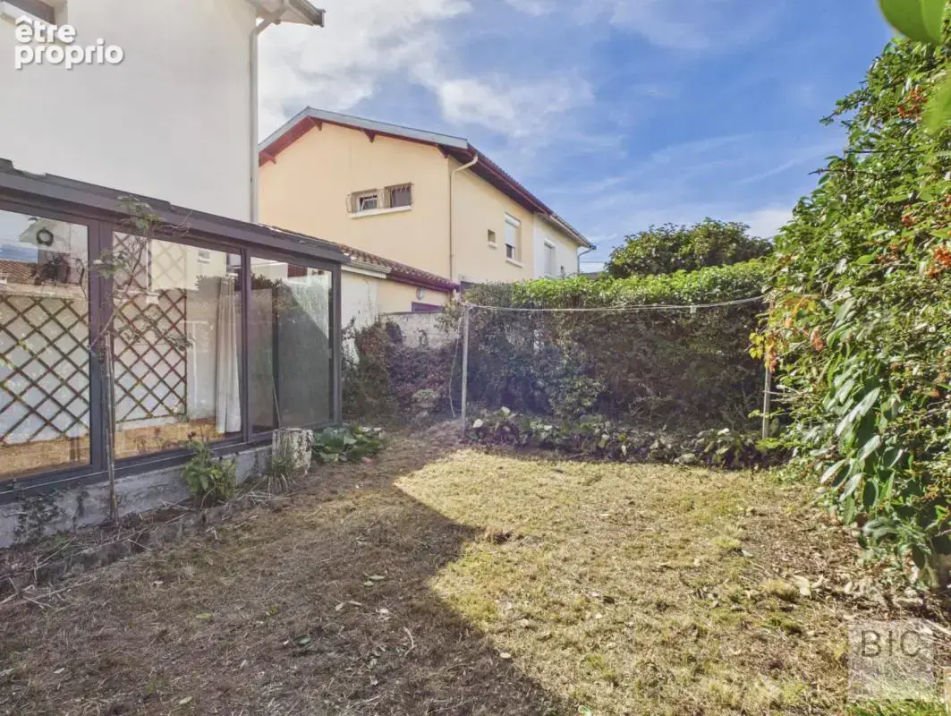 A vendre maison à rafraîchir avec garage, véranda et jardin - photo 17