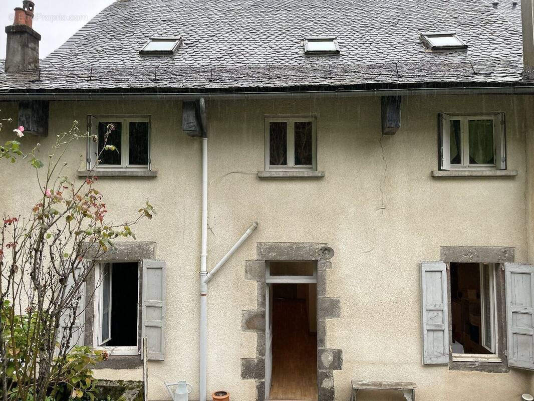 Appartement à SAINT-CERNIN