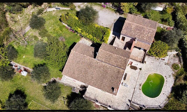 Maison à DRAP