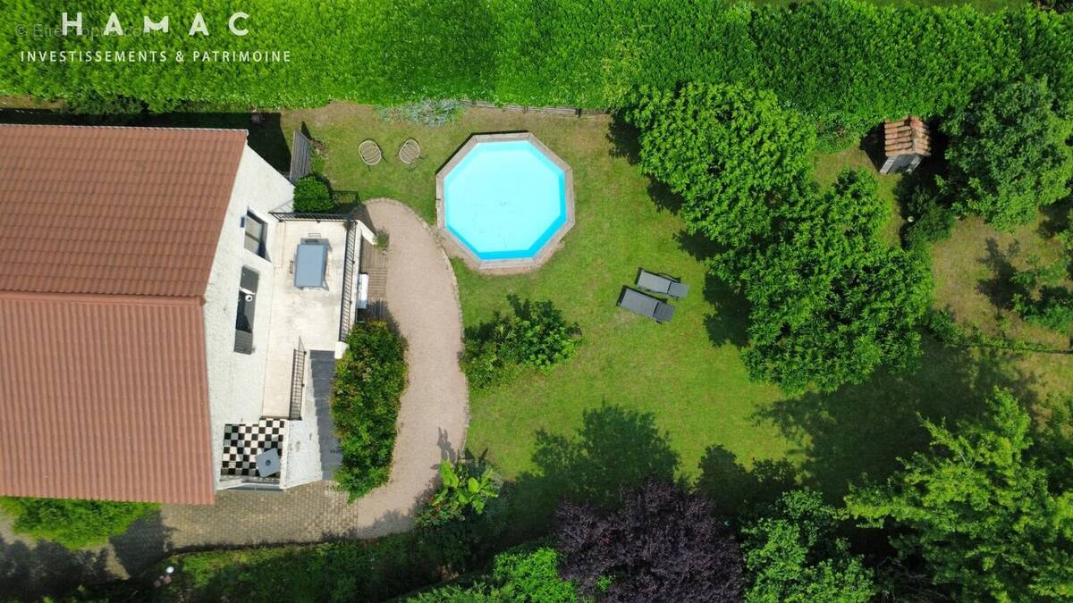 Maison à LA TOUR-DE-SALVAGNY