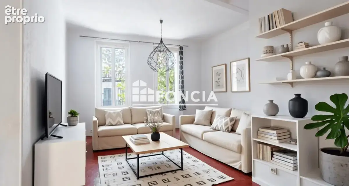 SALON-DE-PROVENCE : Proche centre-ville et gare - Appartement de 71 m2 de type 3 - photo 2