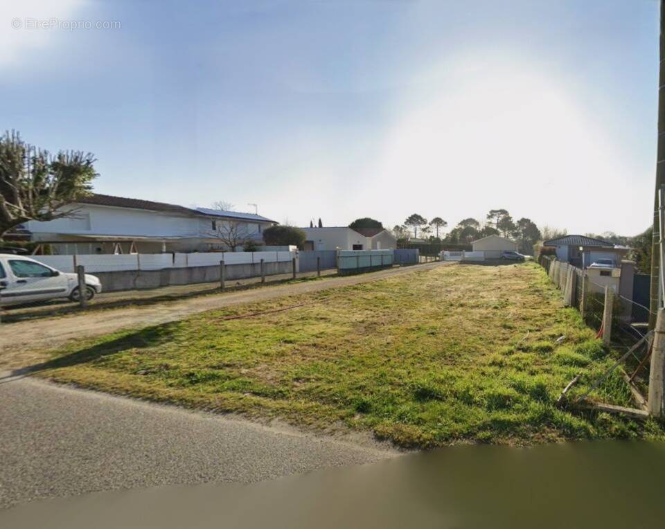 Terrain à SAINT-SELVE