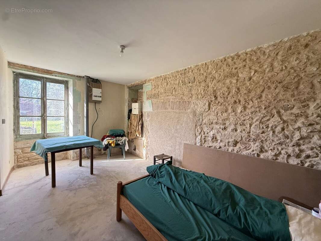 Maison à SAINT-MARTIN-DU-CLOCHER