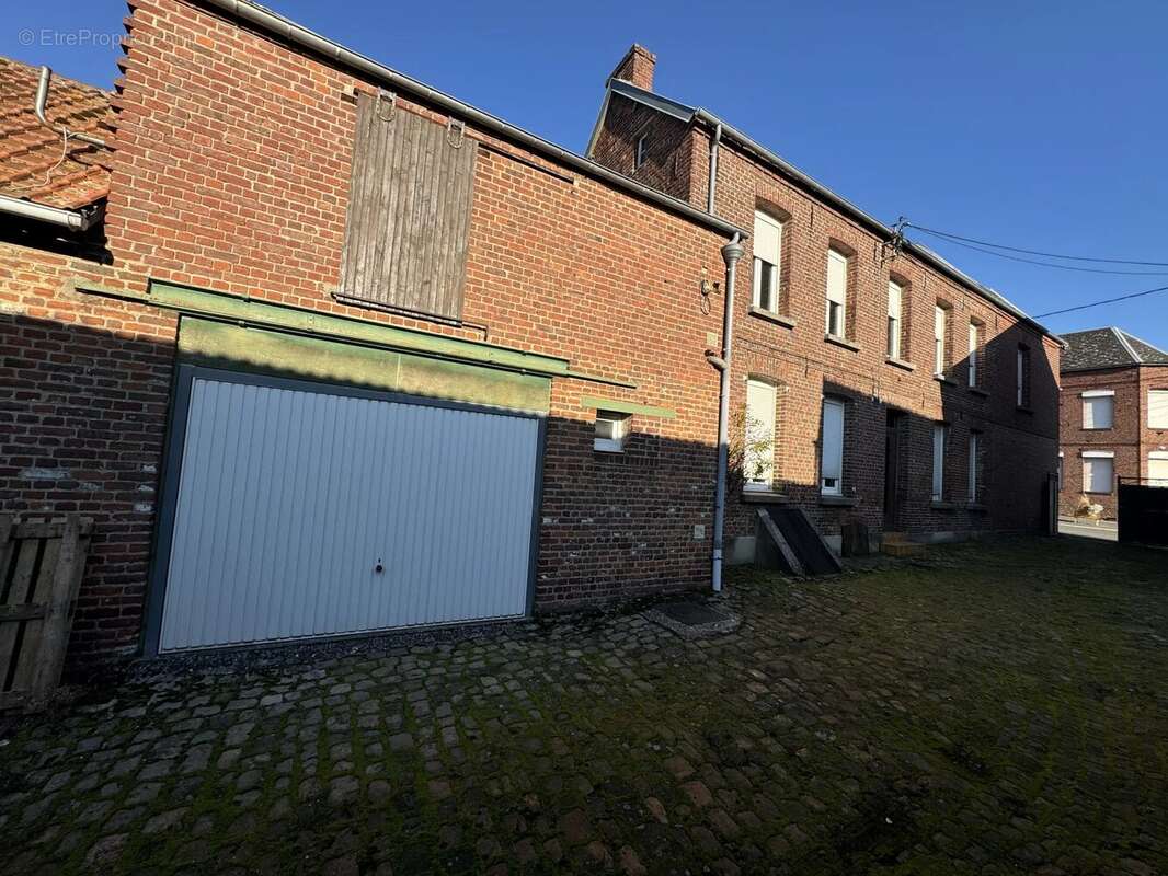 Commerce à WALINCOURT-SELVIGNY