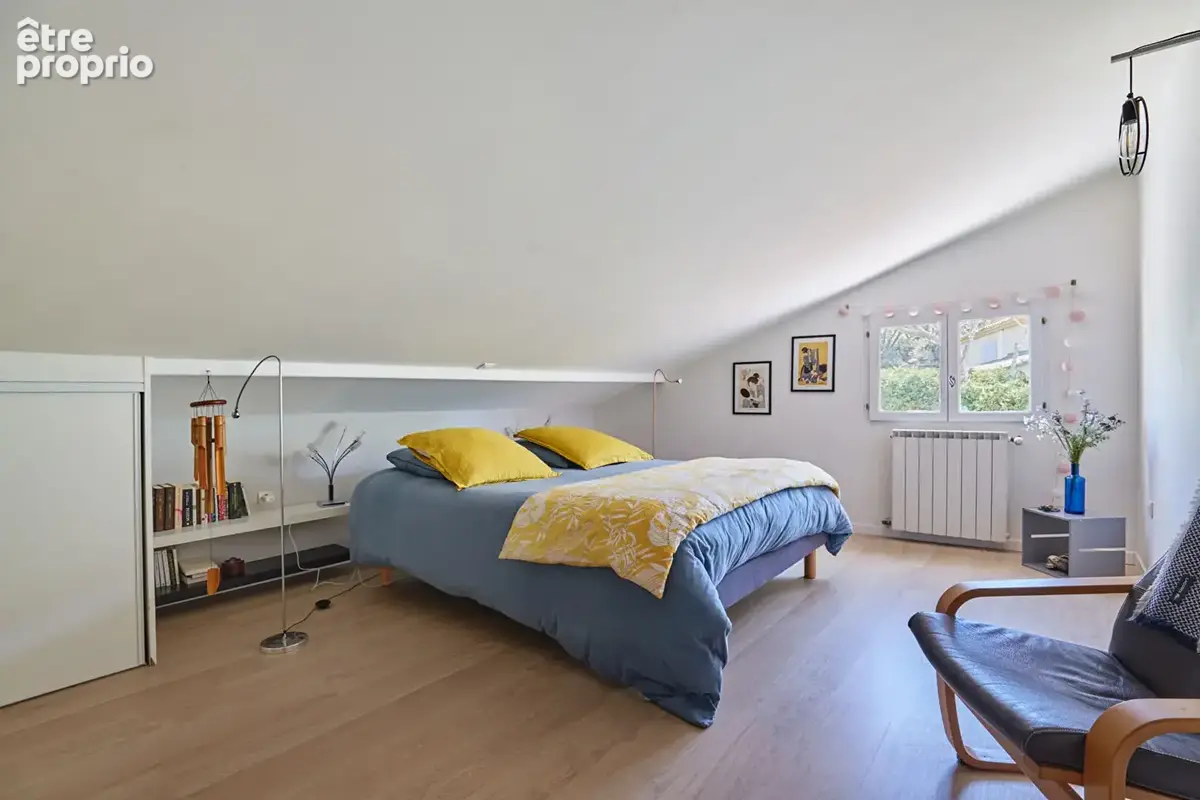 EXCLUSIVITÉ ERA CAZAN - Maison provençale avec vue dégagée, piscine et double garage à Vernègues - photo 13