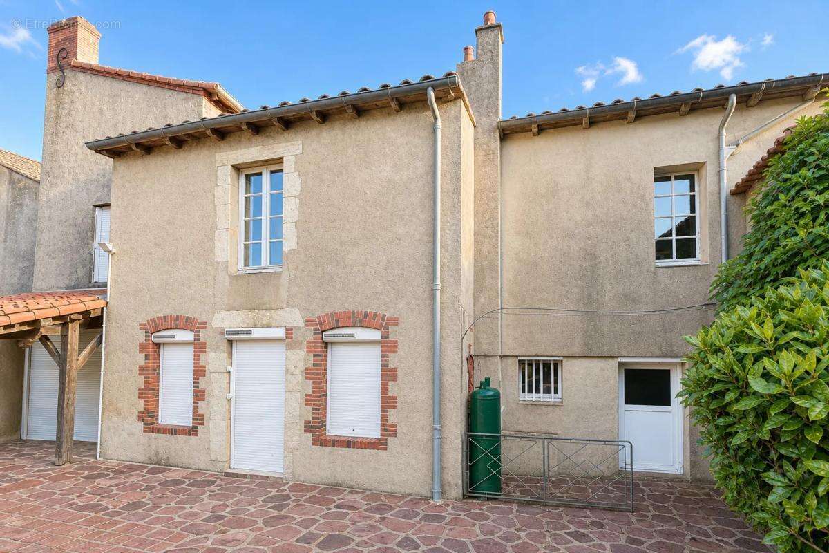 Grande maison familiale de 207 m² avec jardin – Les Brouzils - photo 9