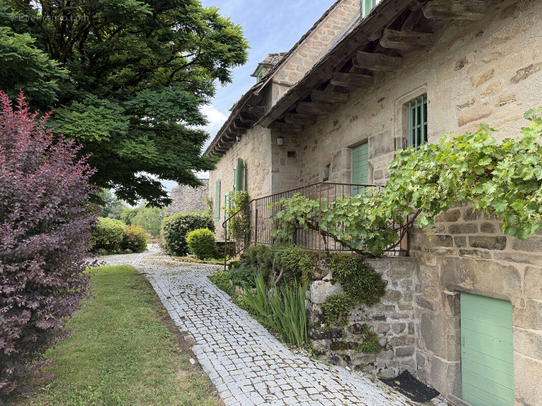 Magnifique propriété du 17éme, 2,5 ha prairie attenant, piscine, proche bourg tous commerces. - photo 7