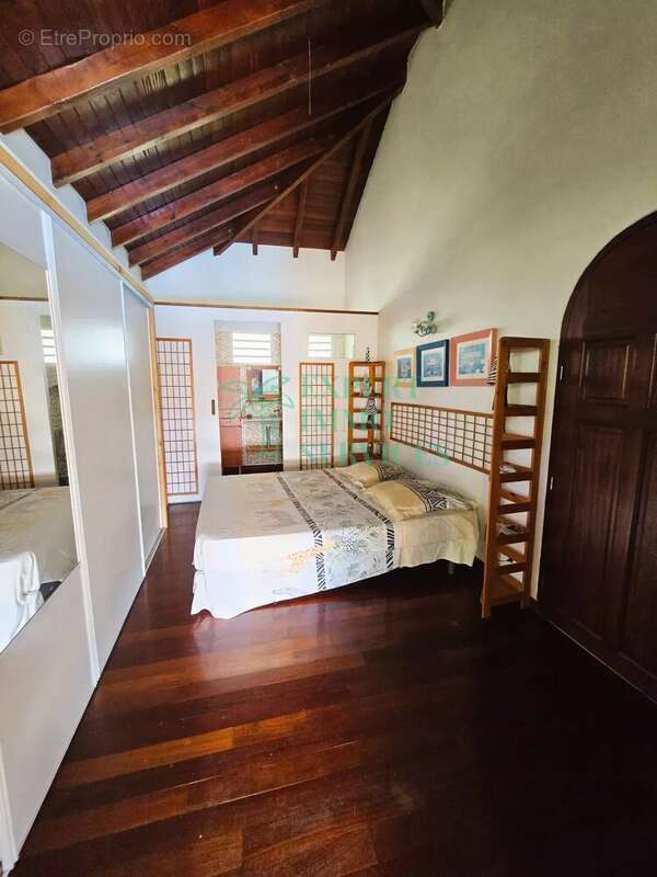 Maison à GRAND-BOURG