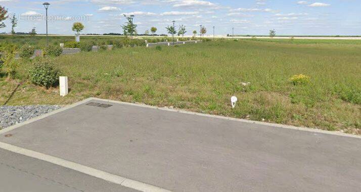 Terrain à GUIGNICOURT