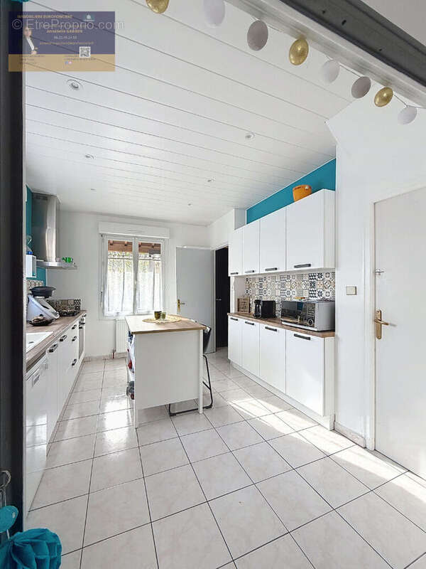 Maison à LA CHAPELLE-SAINT-LUC