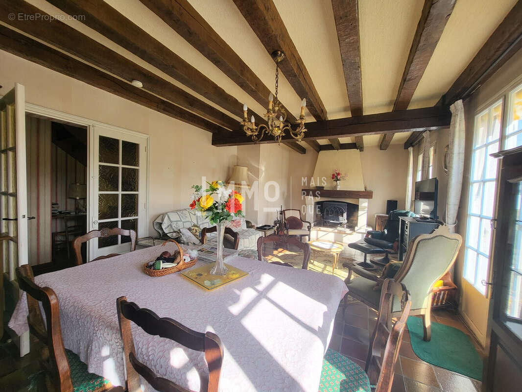 Maison à LA CHARTRE-SUR-LE-LOIR