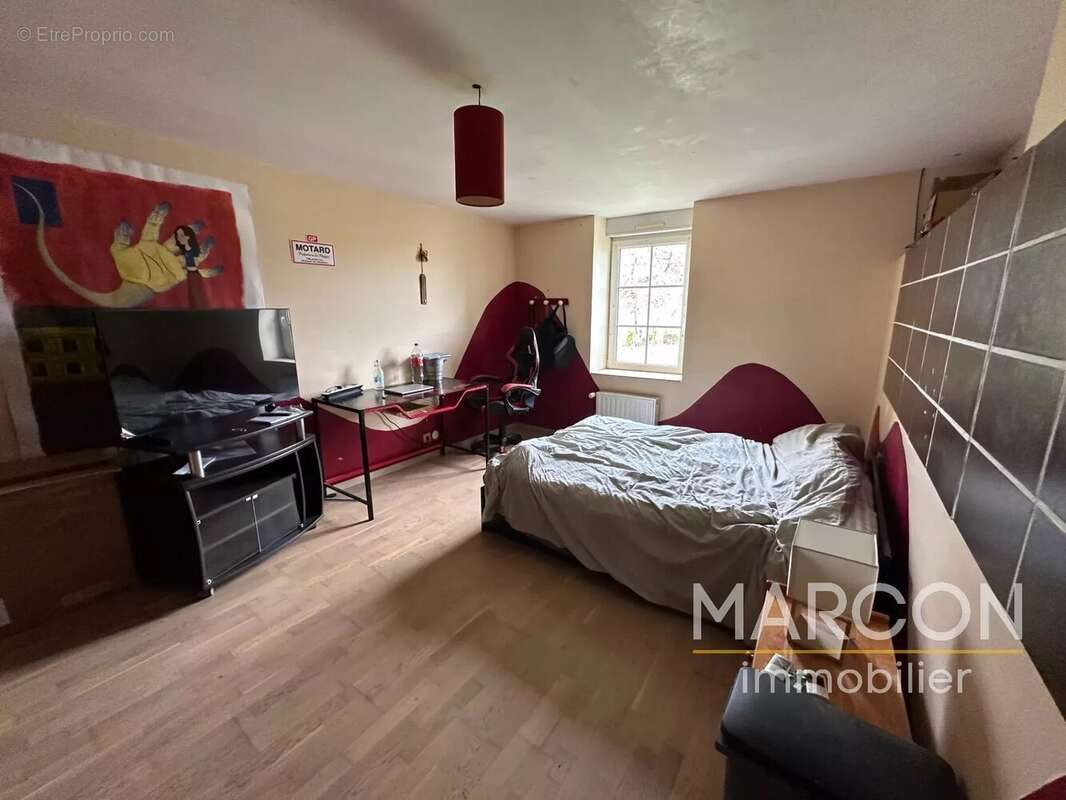 Maison à SAINT-AGNANT-DE-VERSILLAT