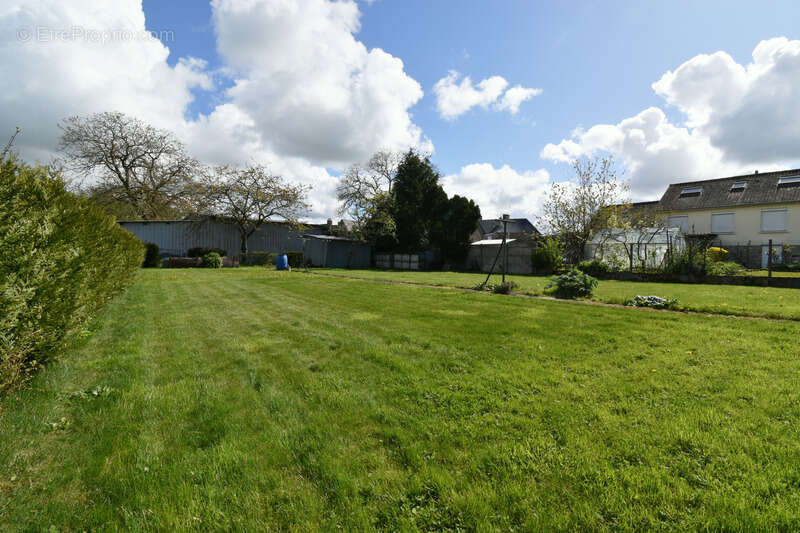 Terrain à SAINT-BOMER-LES-FORGES