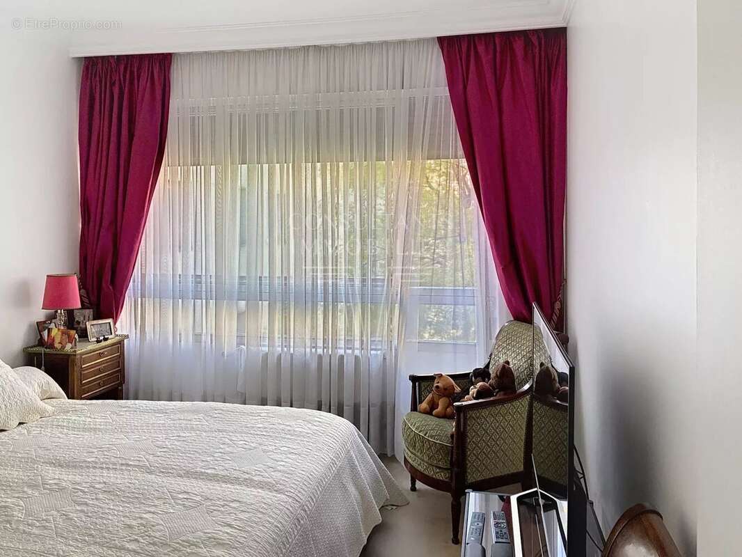 Appartement à NEUILLY-SUR-SEINE