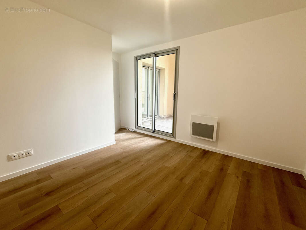 Appartement à SUZE-LA-ROUSSE