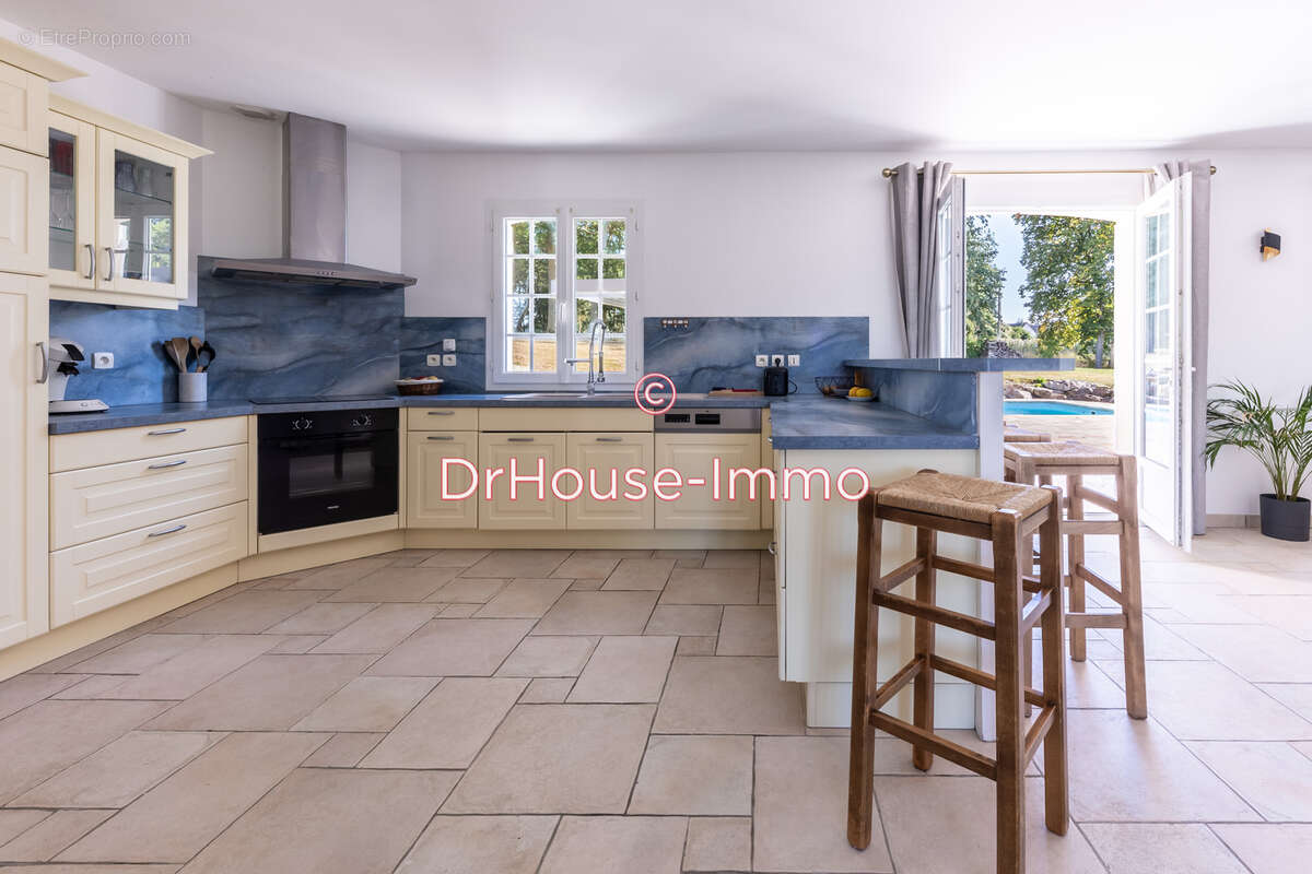 Maison à PRUNAY-LE-TEMPLE