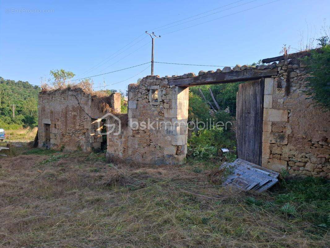 Maison à rénover avec dépendances - photo 7