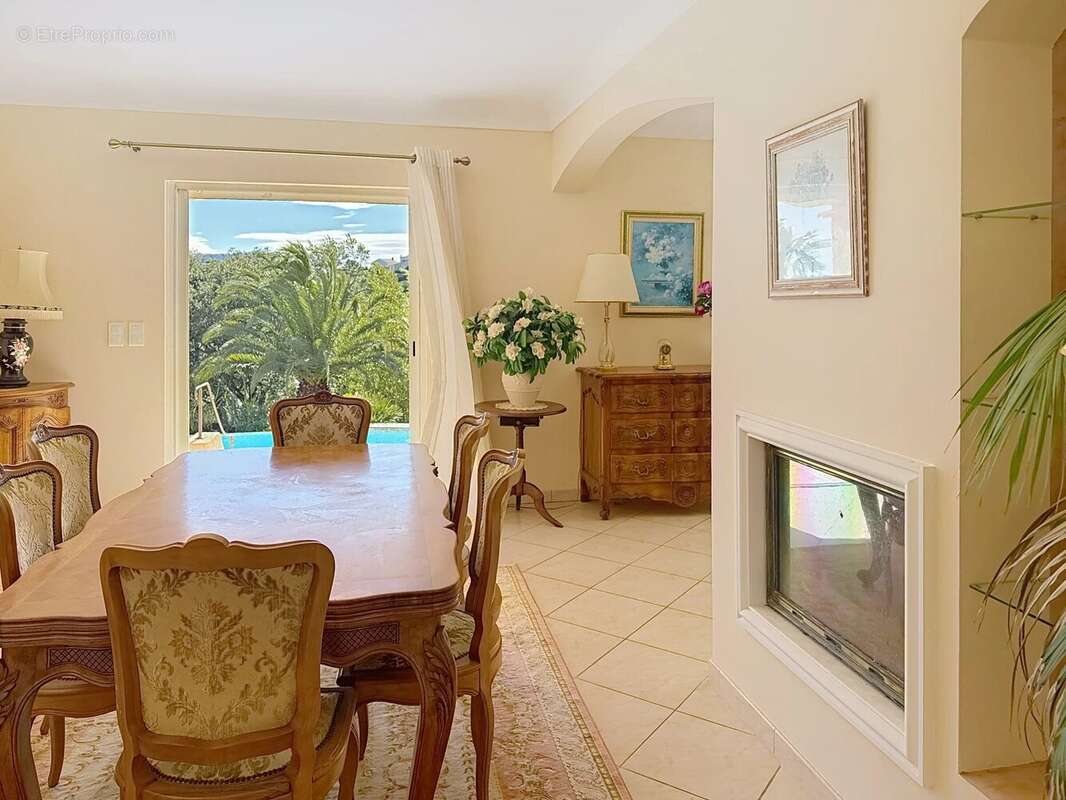 Maison à LES ADRETS-DE-L'ESTEREL