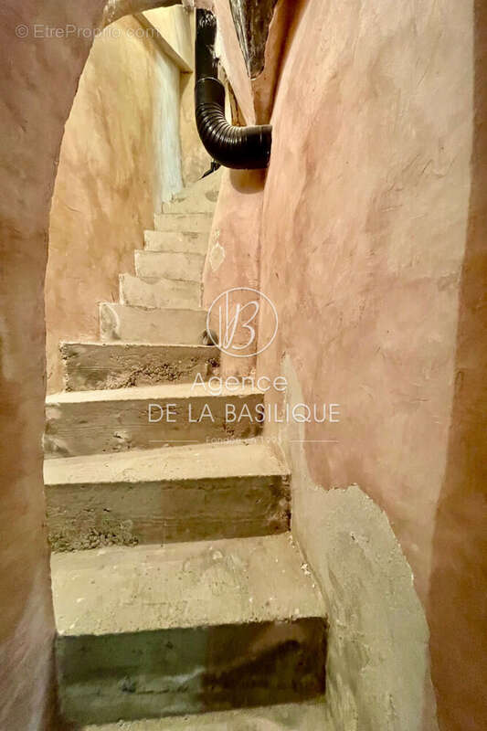 Appartement à SAINT-MAXIMIN-LA-SAINTE-BAUME