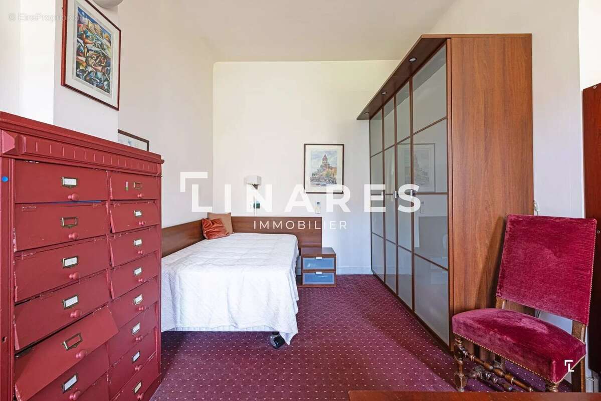 CENTRAL PARADIS - Appartement T4 de 158m2 - Balcon - Cave -  2 chambres de bonne - 13008 - photo 21