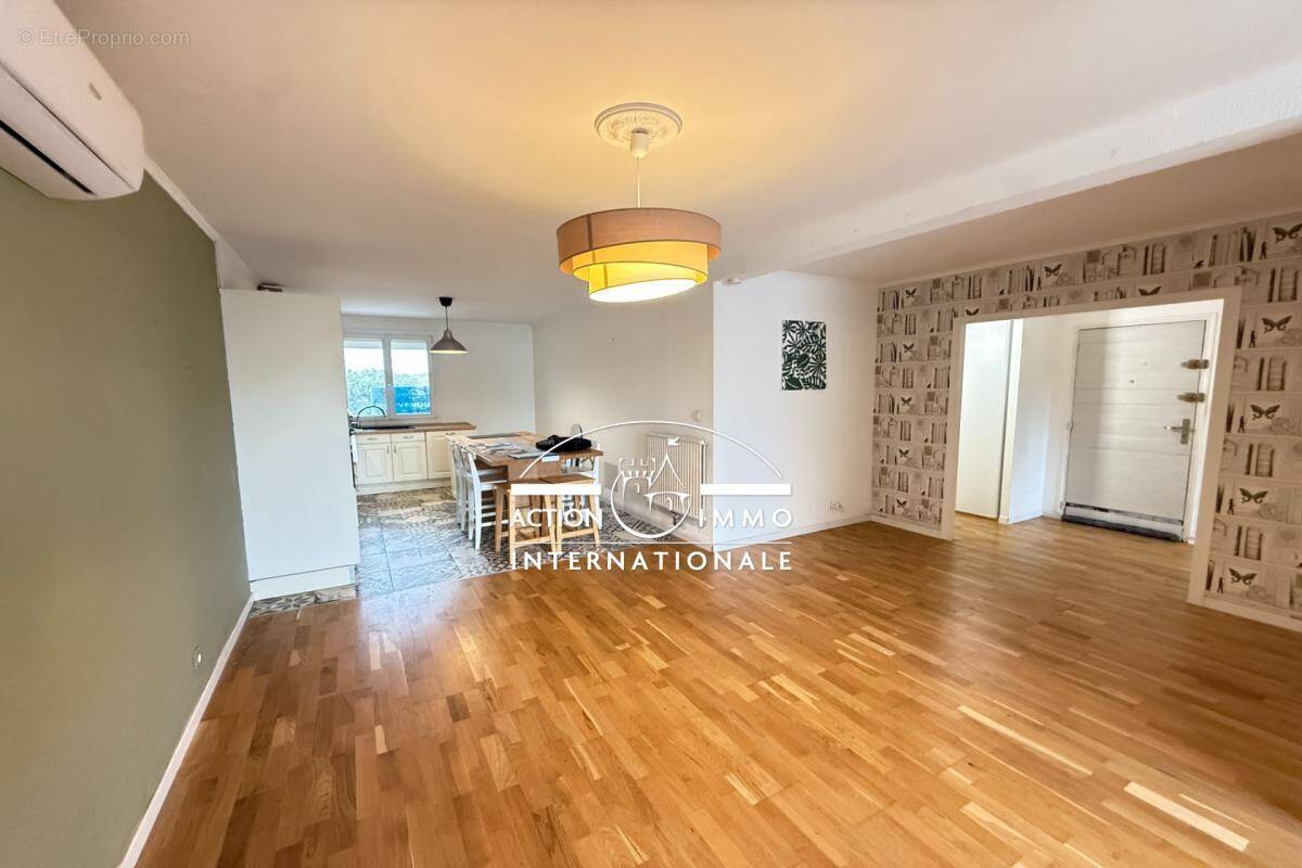 Appartement à SAINT-MARTIN-DE-CRAU