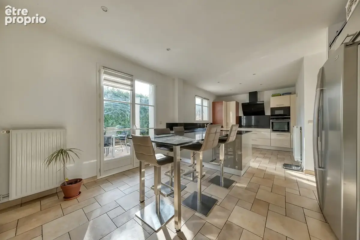 Belle et grande maison familiale - 290m2 au sol - 6 chambres - sous-sol total - photo 6