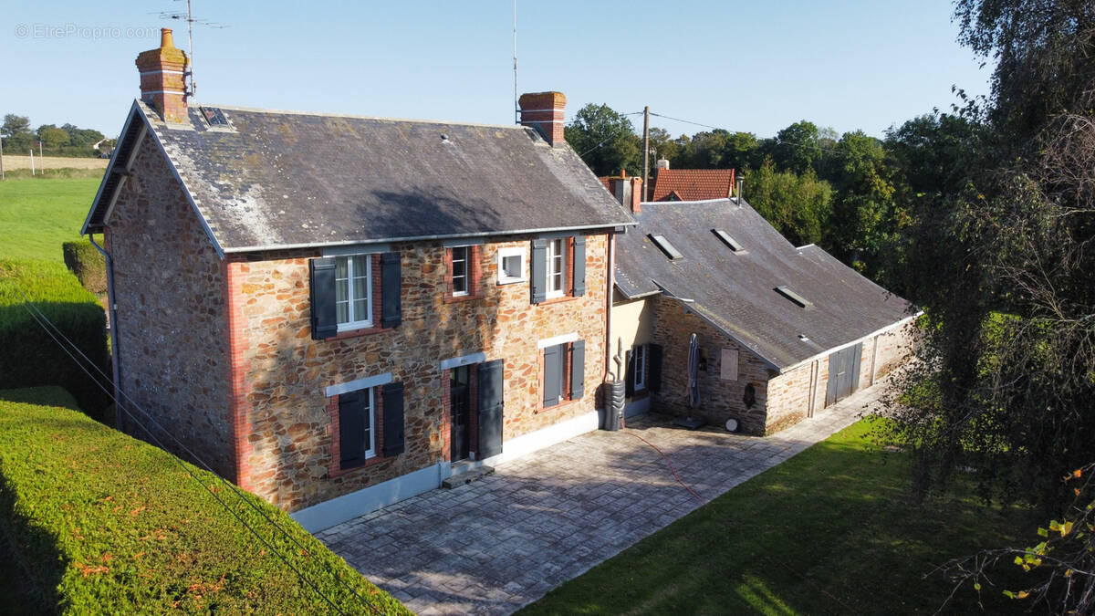 Maison à MOON-SUR-ELLE