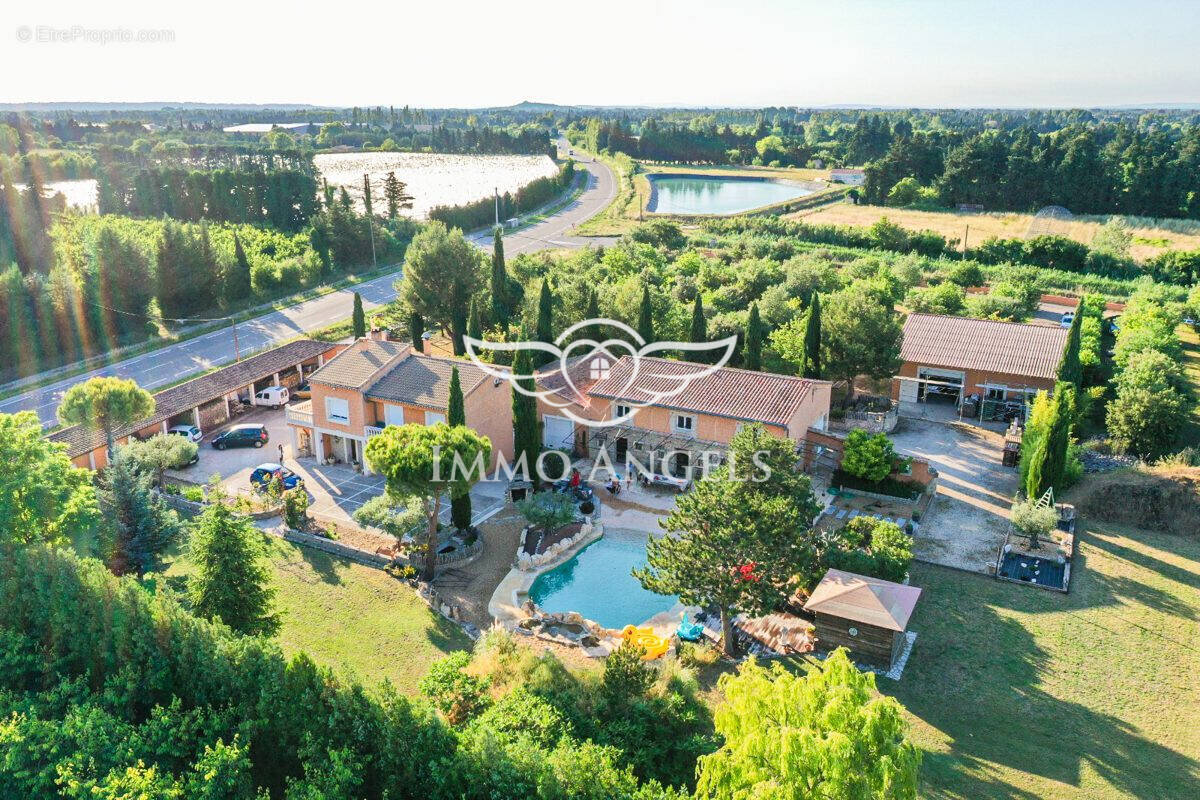 Maison à L&#039;ISLE-SUR-LA-SORGUE