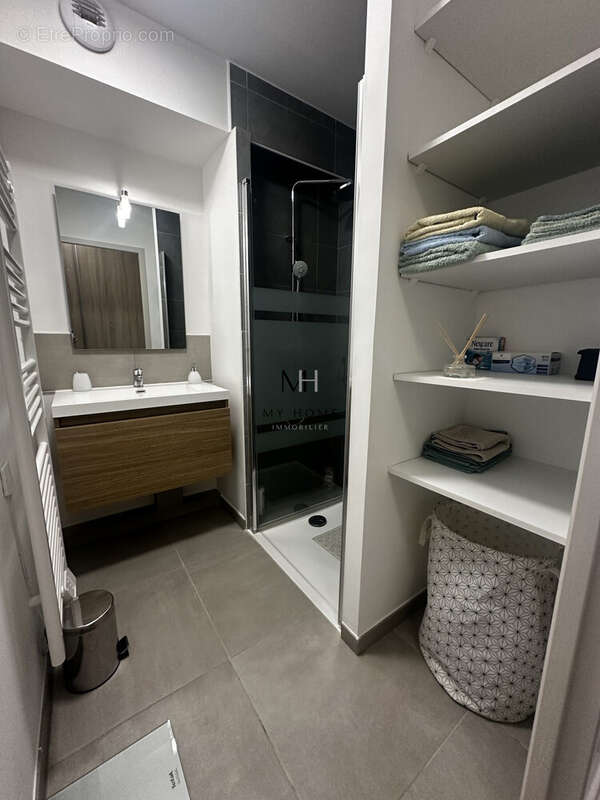 Salle d'eau n°2 - Appartement à SAINTE-MAXIME