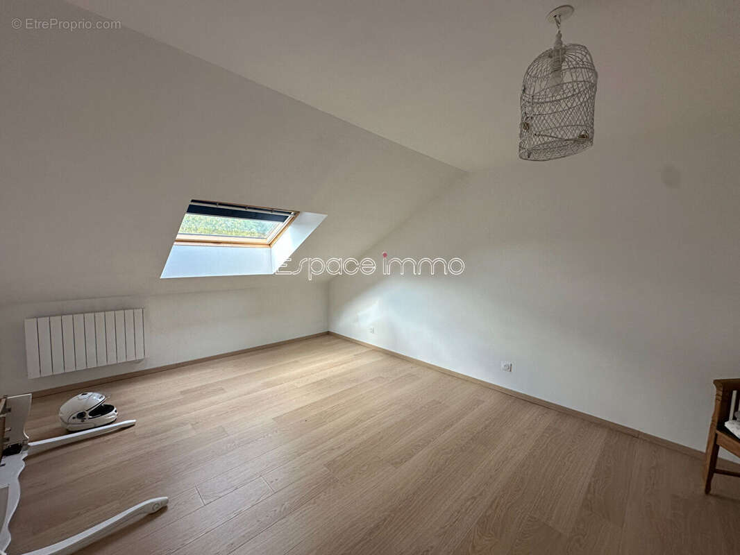 Maison à ISNEAUVILLE