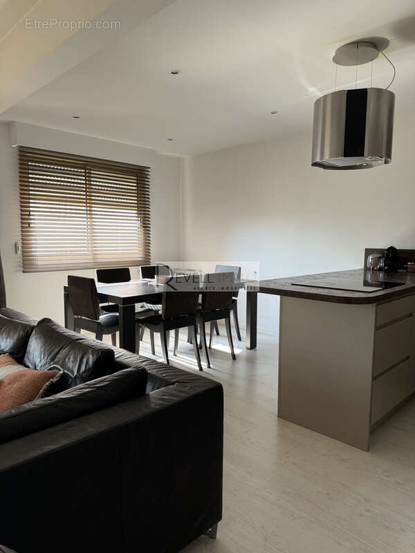 Appartement à SAINT-LAURENT-DU-VAR