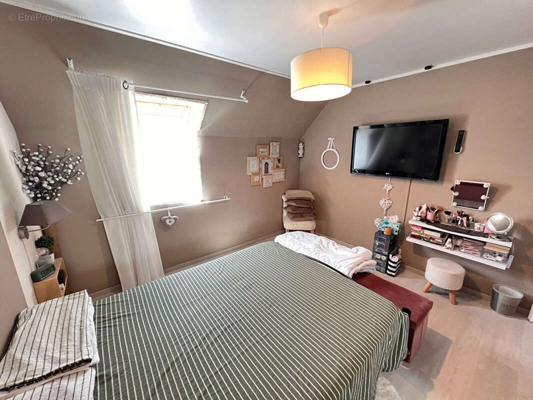 Maison 3 chambres, 1 bureau, garage, jardin - photo 9