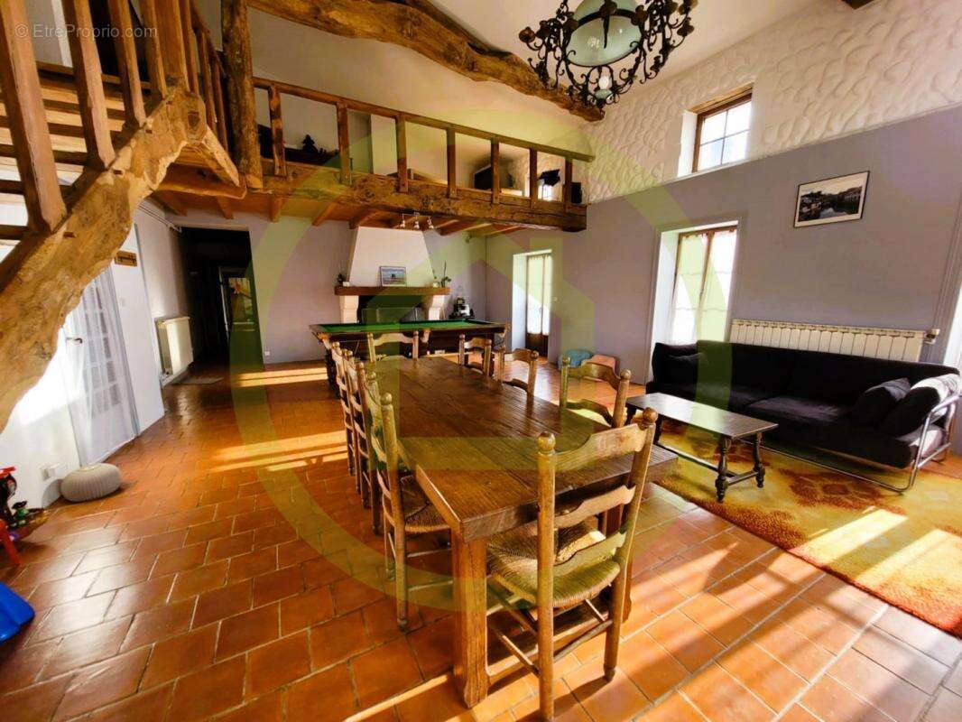 Maison à SAINTE-RAMEE