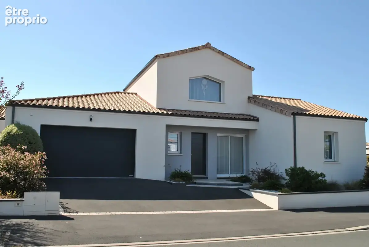 Maison à vendre 7 pièces L'HERBERGEMENT (85) - photo 2
