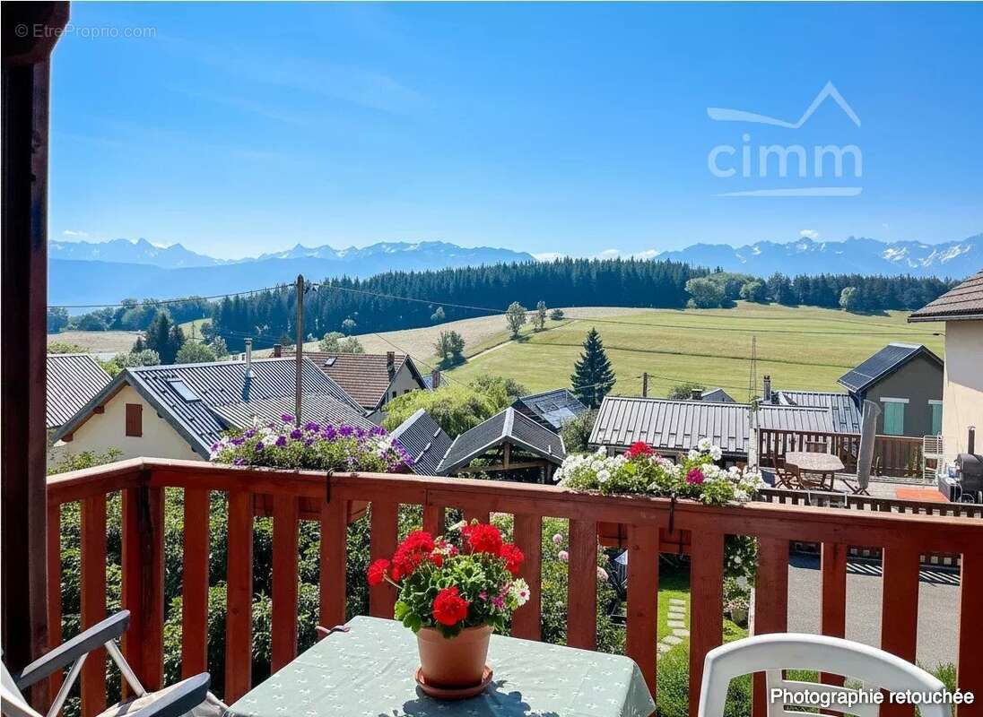 Maison individuelle rénovée en 1995 - Très belle Vue sur Belledonne - Au Calme - 8 chambres - Grand sous-sol - photo 7