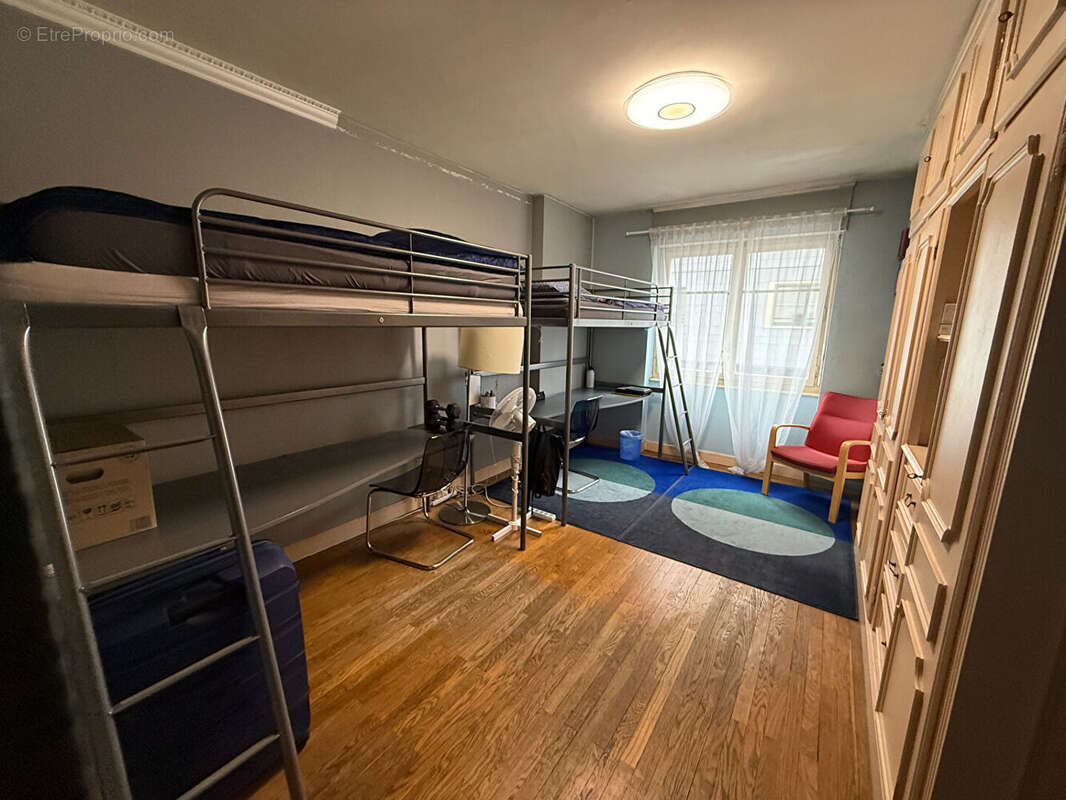 A vendre à ANNEMASSE, proximité gare CEVA, TRAM et Chablais Parc, grand T4 de 117,26 m² dans  un immeuble des années 30 - photo 8