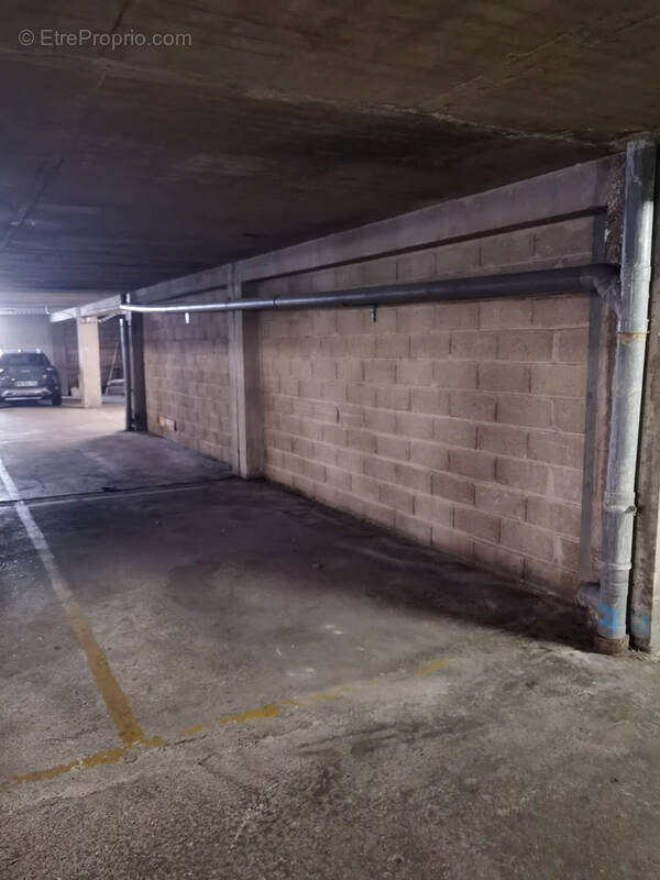 Parking à PUTEAUX