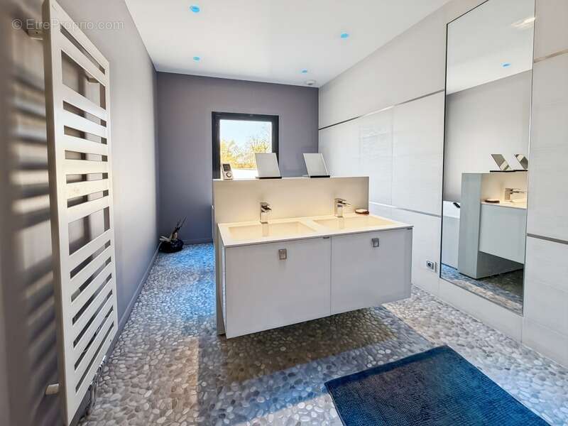 Maison à SAINT-MARTIN-DE-BOSCHERVILLE