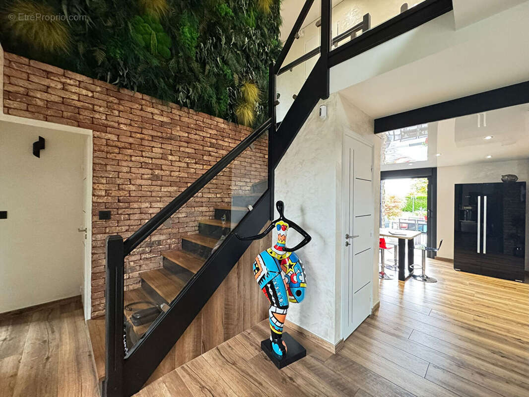 Maison à PRIX-LES-MEZIERES