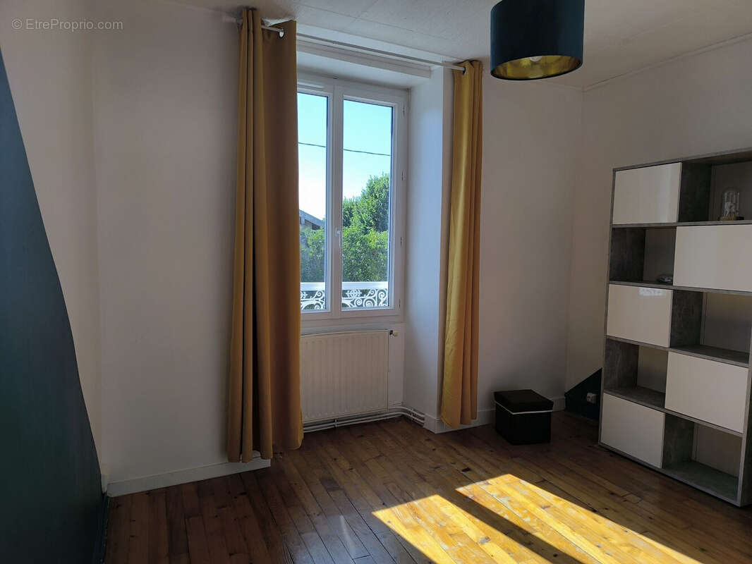 Maison 98 m² à Saint-Jean-Le-Vieux  - photo 8