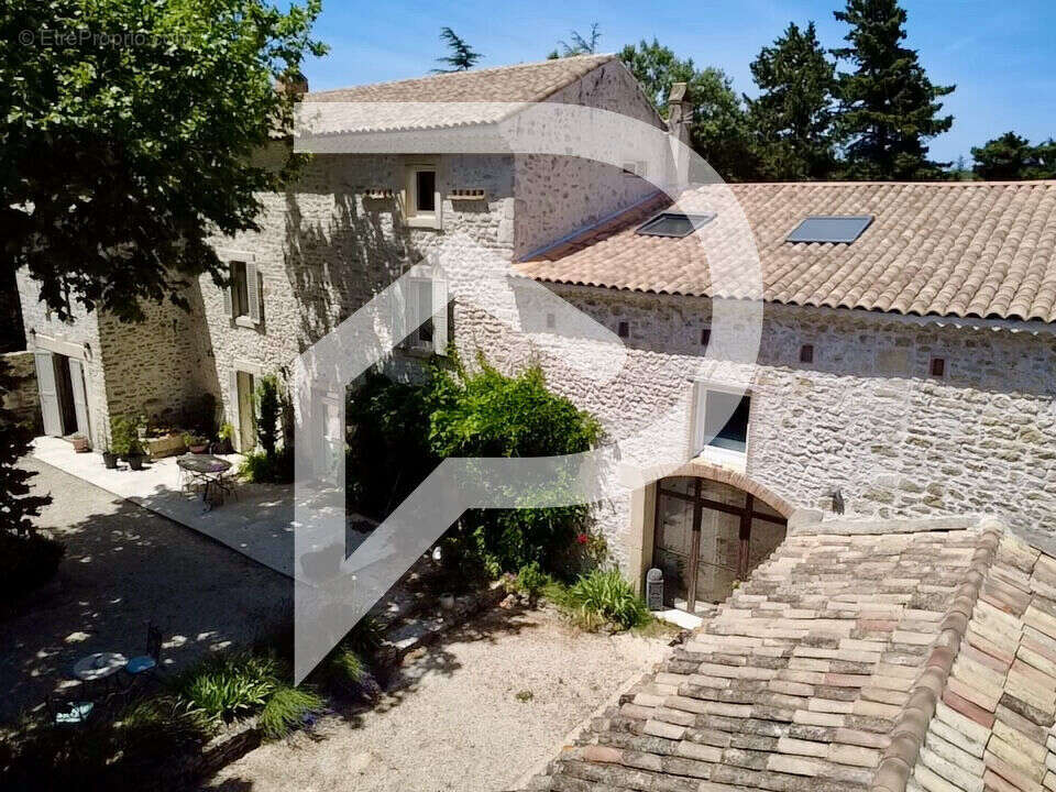 Maison à GRIGNAN