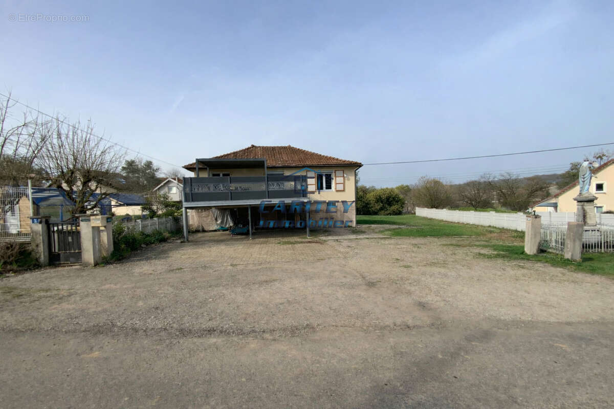 Maison à VY-LES-LURE