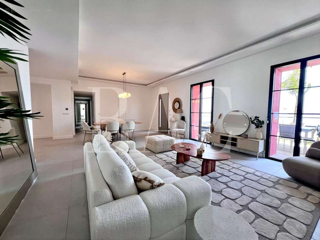 Appartement à THEOULE-SUR-MER