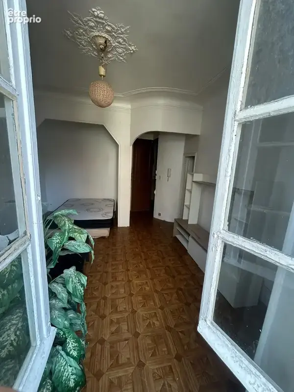 Appartement 1 pièce 28 m² à vendre à Marseille-6e (13006) - photo 2