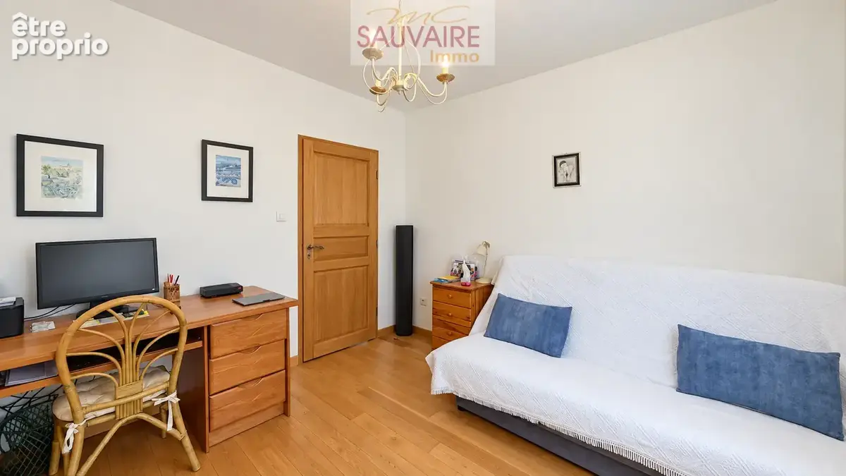 Belle maison de ville 217 m2   Grands volumes et espaces indépendants - photo 11